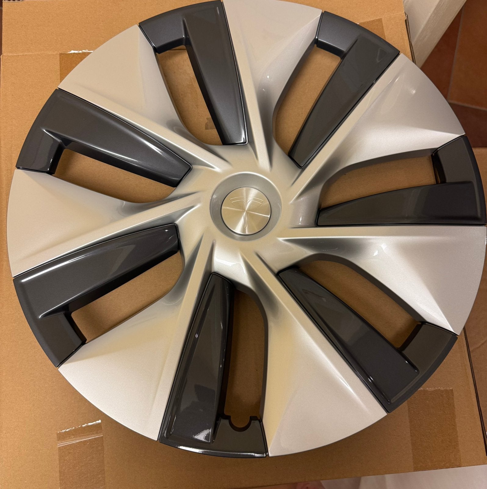 Originele nieuwe Tesla 4 stuks wieldoppen