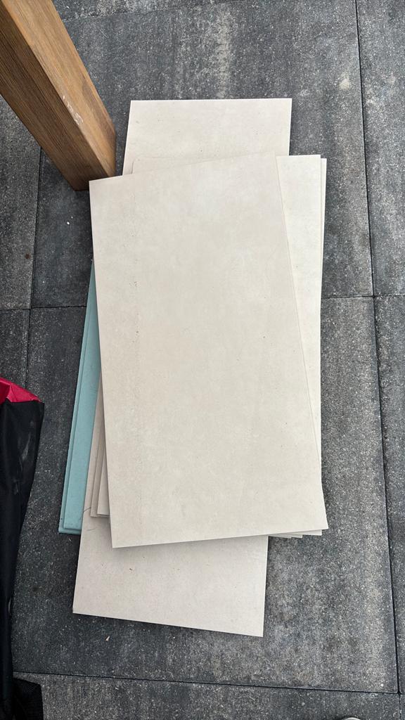 Ivoren tegels 7x, Doe-het-zelf en Verbouw, Tegels, Ophalen, 60 cm of meer, Zo goed als nieuw, Minder dan 5 m²