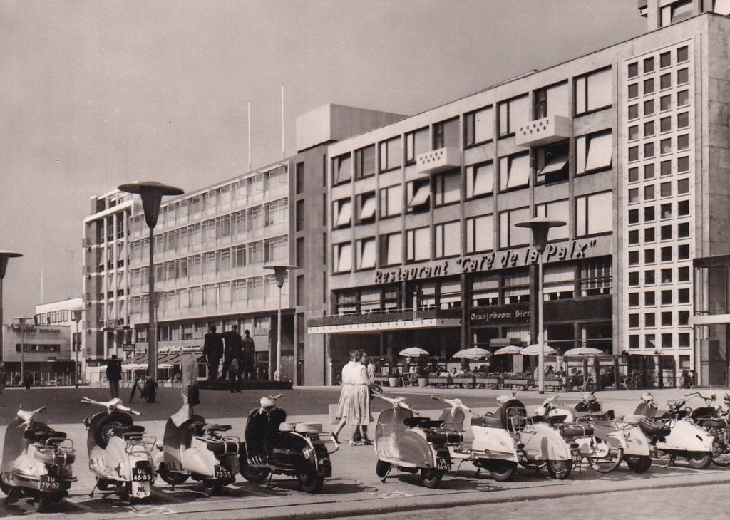 737V Rotterdam Stadhuisplein met restaurant, cafés, Ruteck's, Ophalen of Verzenden, 1960 tot 1980, Ongelopen, Zuid-Holland