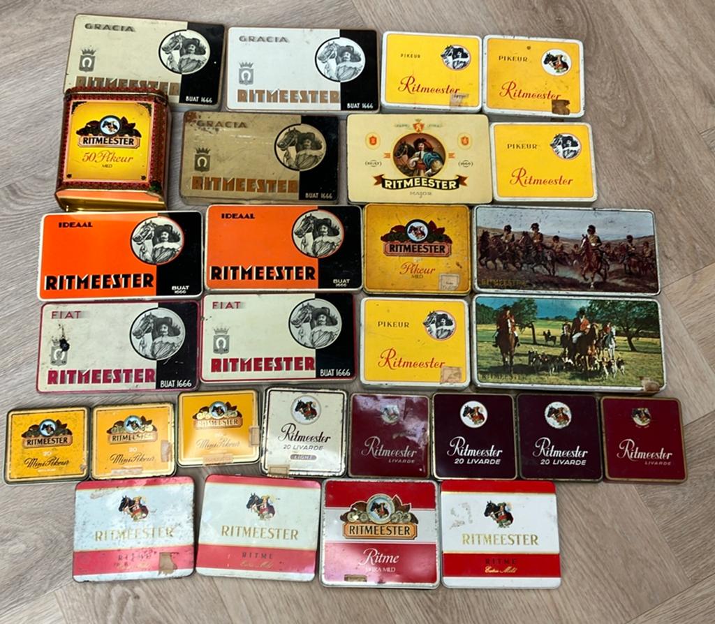 Grote collectie vintage Ritmeester sigarenblikjes, Ophalen of Verzenden, Gebruikt, Tabaksdoos of Verpakking