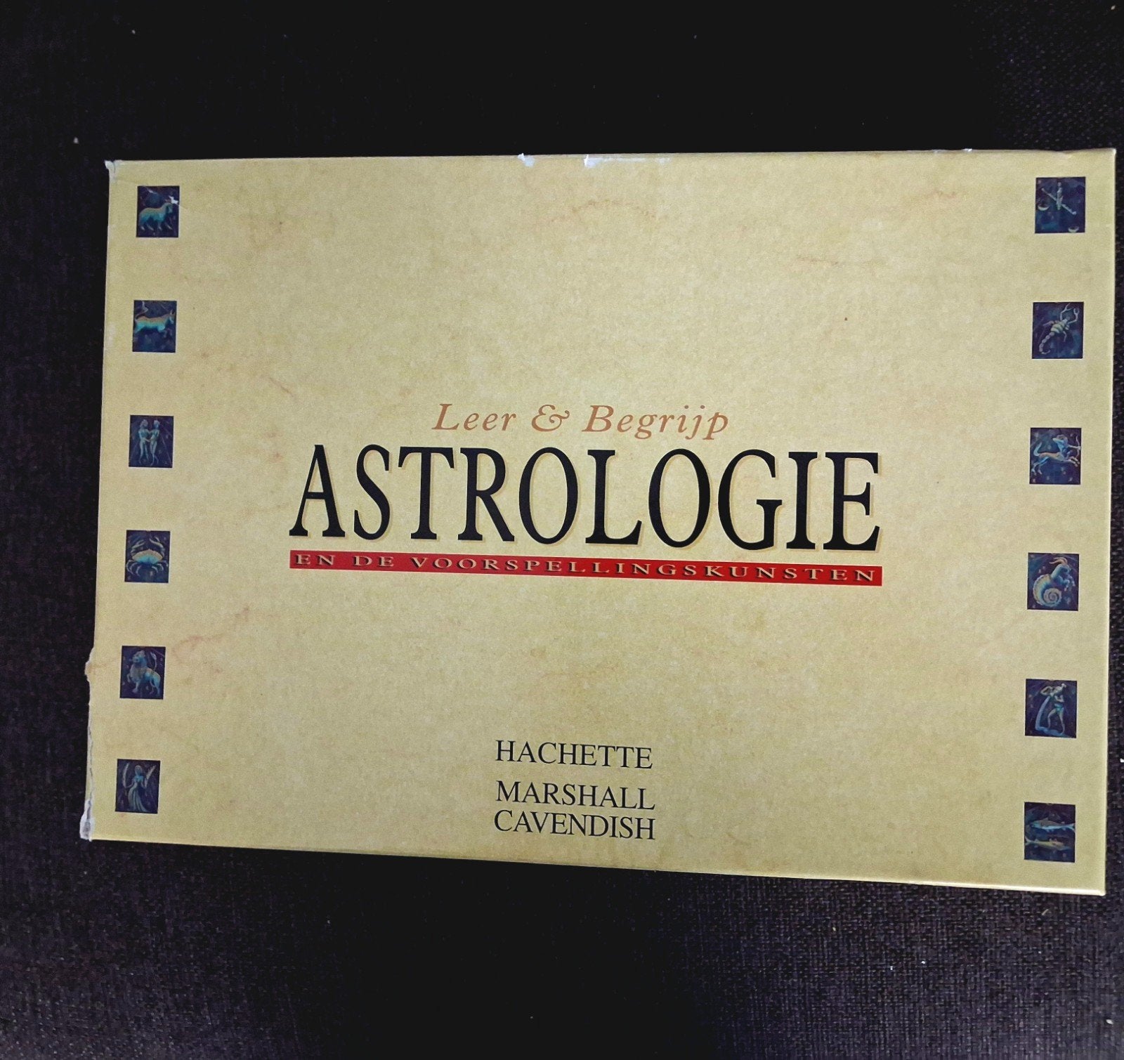 Astrologie & Voorspellingskunsten Educatieve Set, Ophalen of Verzenden, Gelezen, Astrologie, Achtergrond en Informatie
