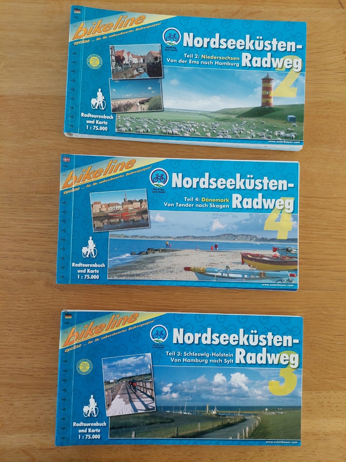 Fietsrouteboekjes Noordzeekust Duitsland en Denemarken, Ophalen of Verzenden, Europa, Reisgids of -boek, Overige merken