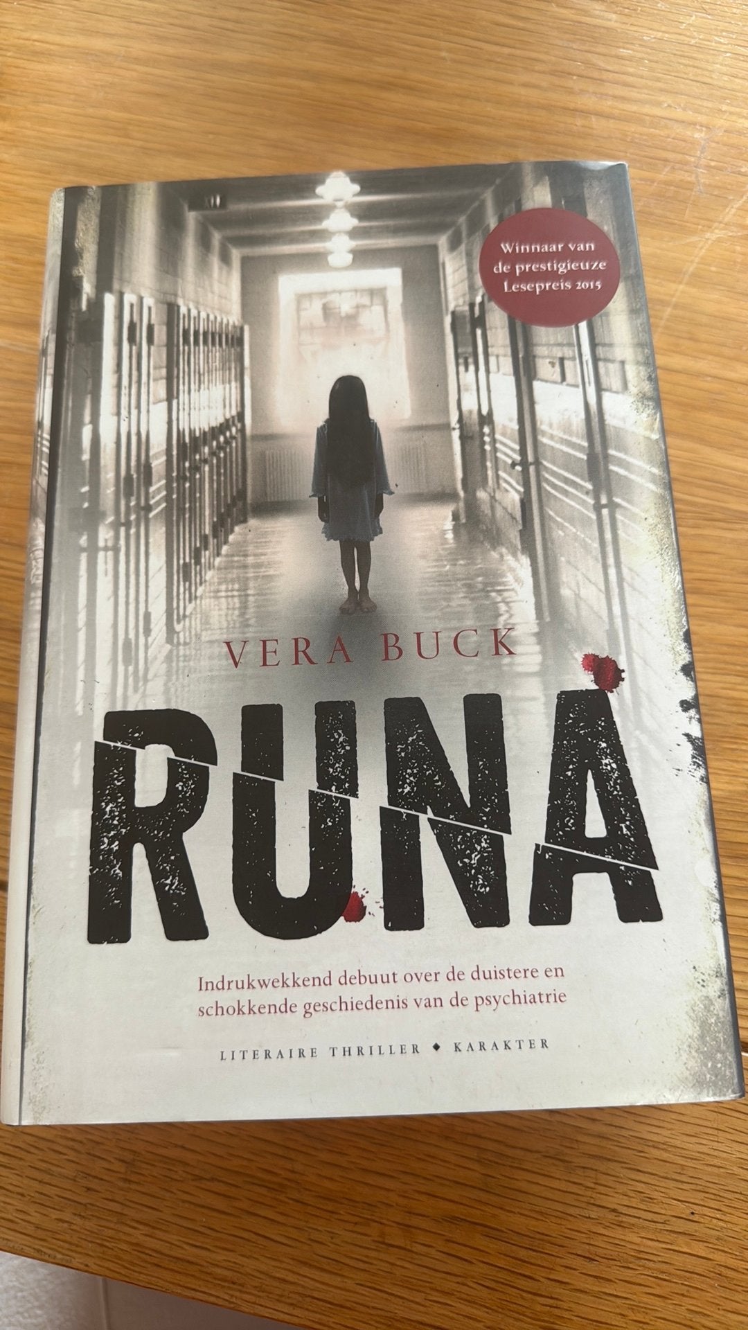 Vera Buck - Runa, Ophalen of Verzenden, Zo goed als nieuw, Vera Buck
