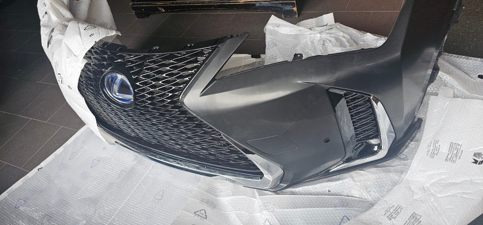 Lexus UX  Bumper 2018-2025, Voor, Nieuw, Bumper, Lexus