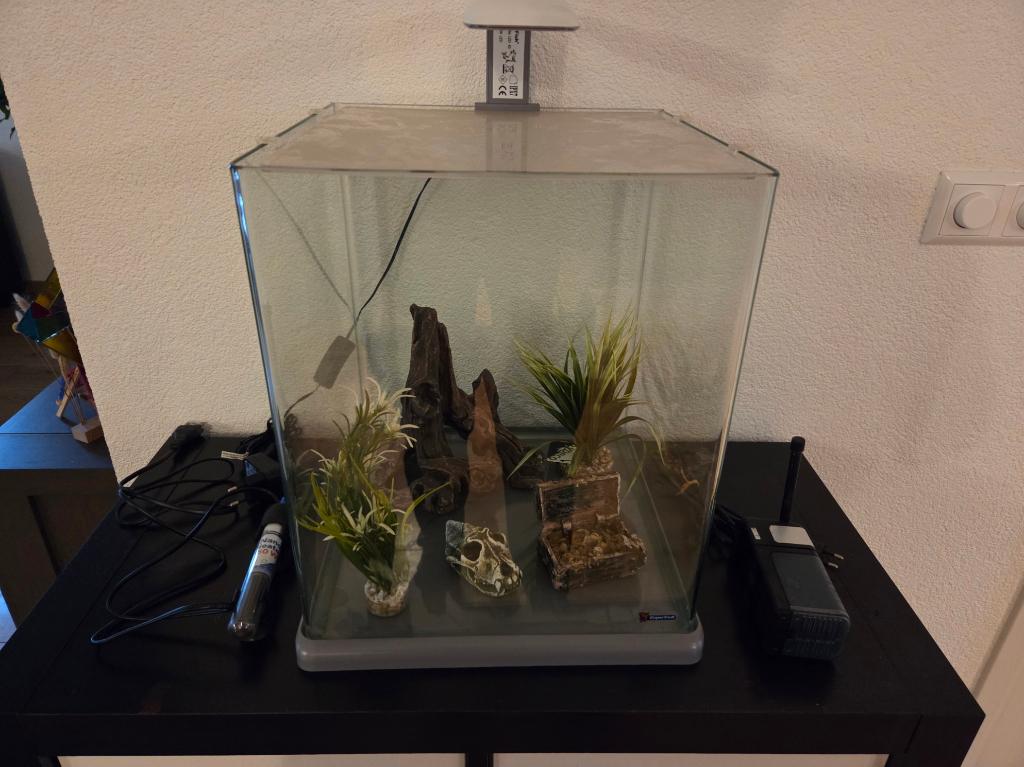 Superfish Qubie 40 aquarium, 40 liter aquaria, vis, vissen, Dieren en Toebehoren, Ophalen, Zo goed als nieuw, Leeg aquarium, Superfish