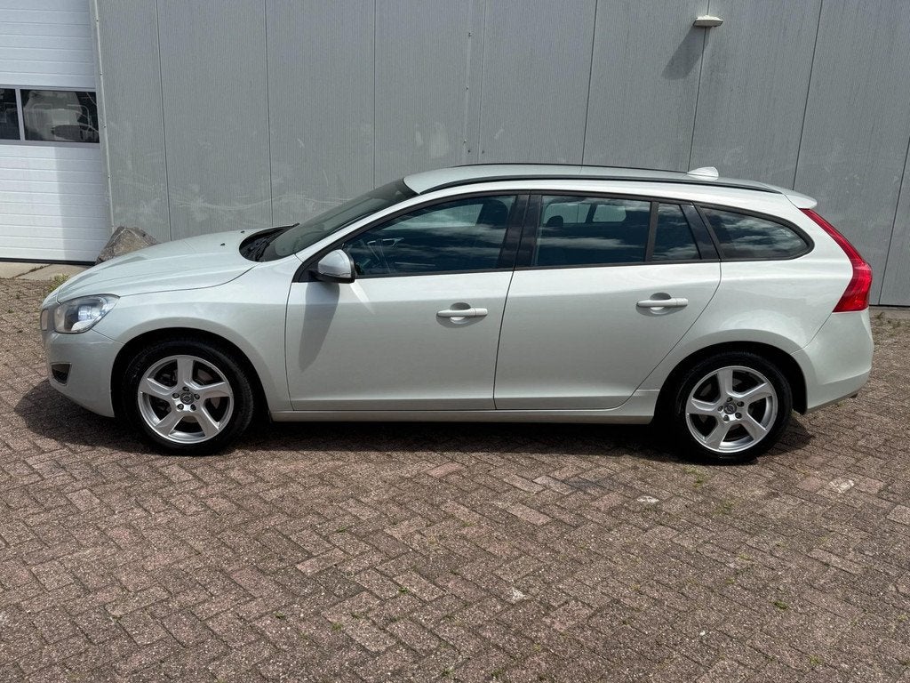 Volvo V60 1.6 T3 Kinetic, Auto's, Volvo, Bedrijf, Te koop, V60, ABS, Airbags, Airconditioning, Automatische klimaatregeling, Boordcomputer