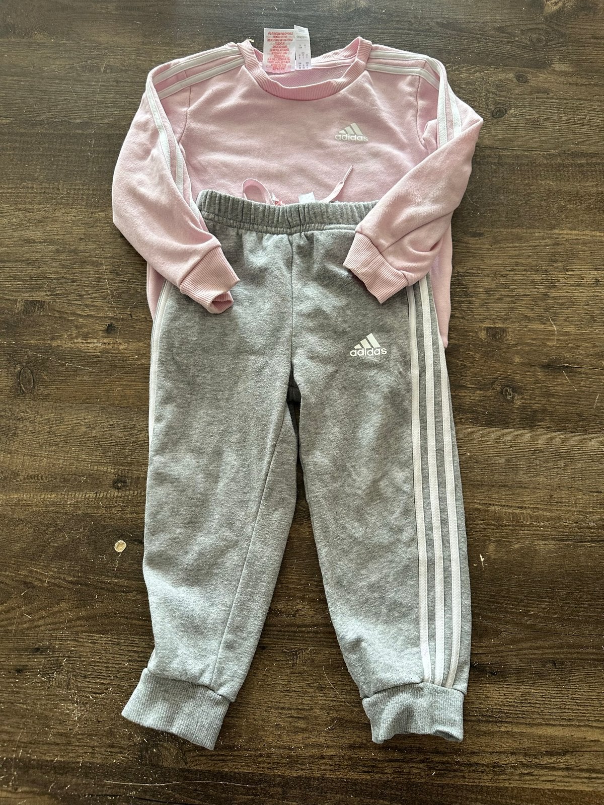 Adidas baby trainingspak roze/grijs - maat 92, Ophalen of Verzenden, Zo goed als nieuw, Meisje