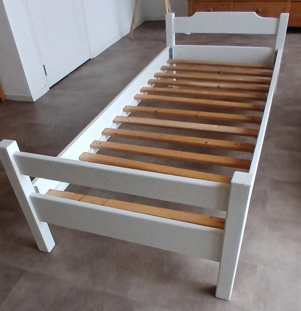 Bed met lattenbodem, Huis en Inrichting, Slaapkamer | Bedden, Ophalen, Gebruikt, Eenpersoons, Wit