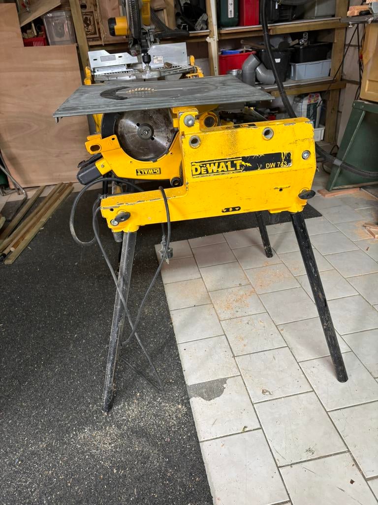 Dewalt flip over, Ophalen, Zo goed als nieuw, Afkortzaag, 30 tot 70 mm