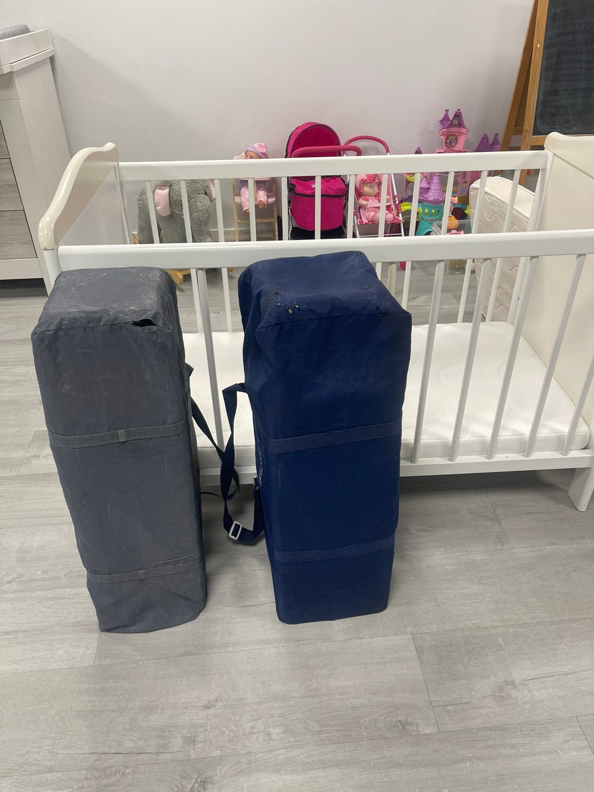 Baby bedje en 2 camping bedjes, Ophalen, Gebruikt, Ledikant
