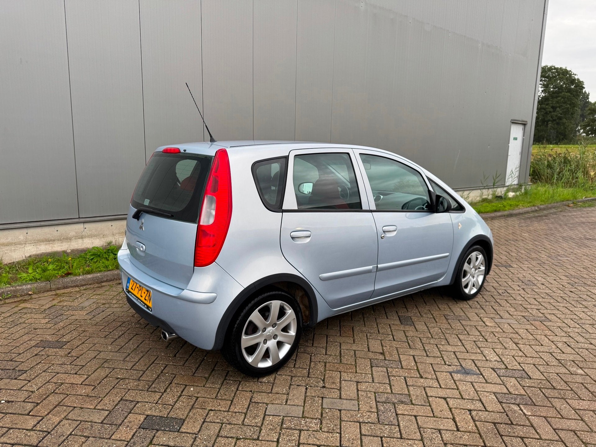 Mitsubishi Colt 1.5 Instyle Automaat Airco Isofix Lmv Nap, Auto's, 970 kg, 4 cilinders, Blauw, Colt