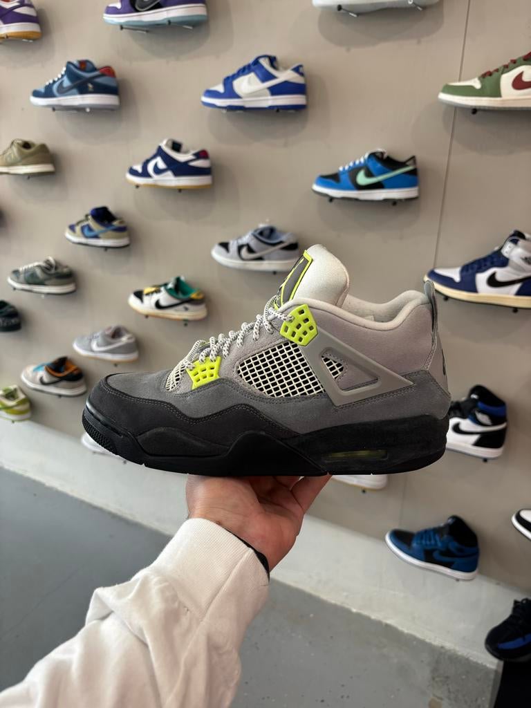 Jordan 4 Neon - Maat 44 - Gedragen, D, Overige kleuren, Ophalen of Verzenden, Sneakers of Gympen