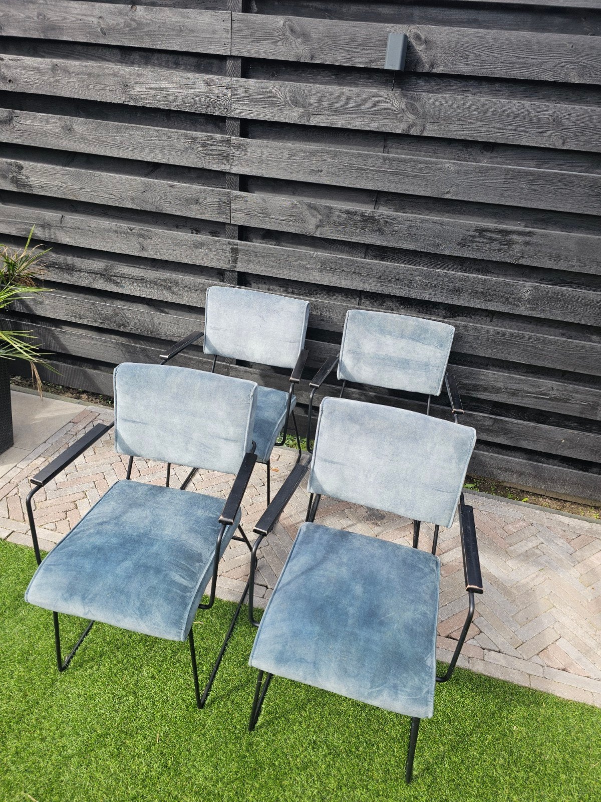 4 velvet eettafelstoelen, zithoogte 50cm, leuning 68cm, Ophalen, Gebruikt, Overige kleuren, Vier
