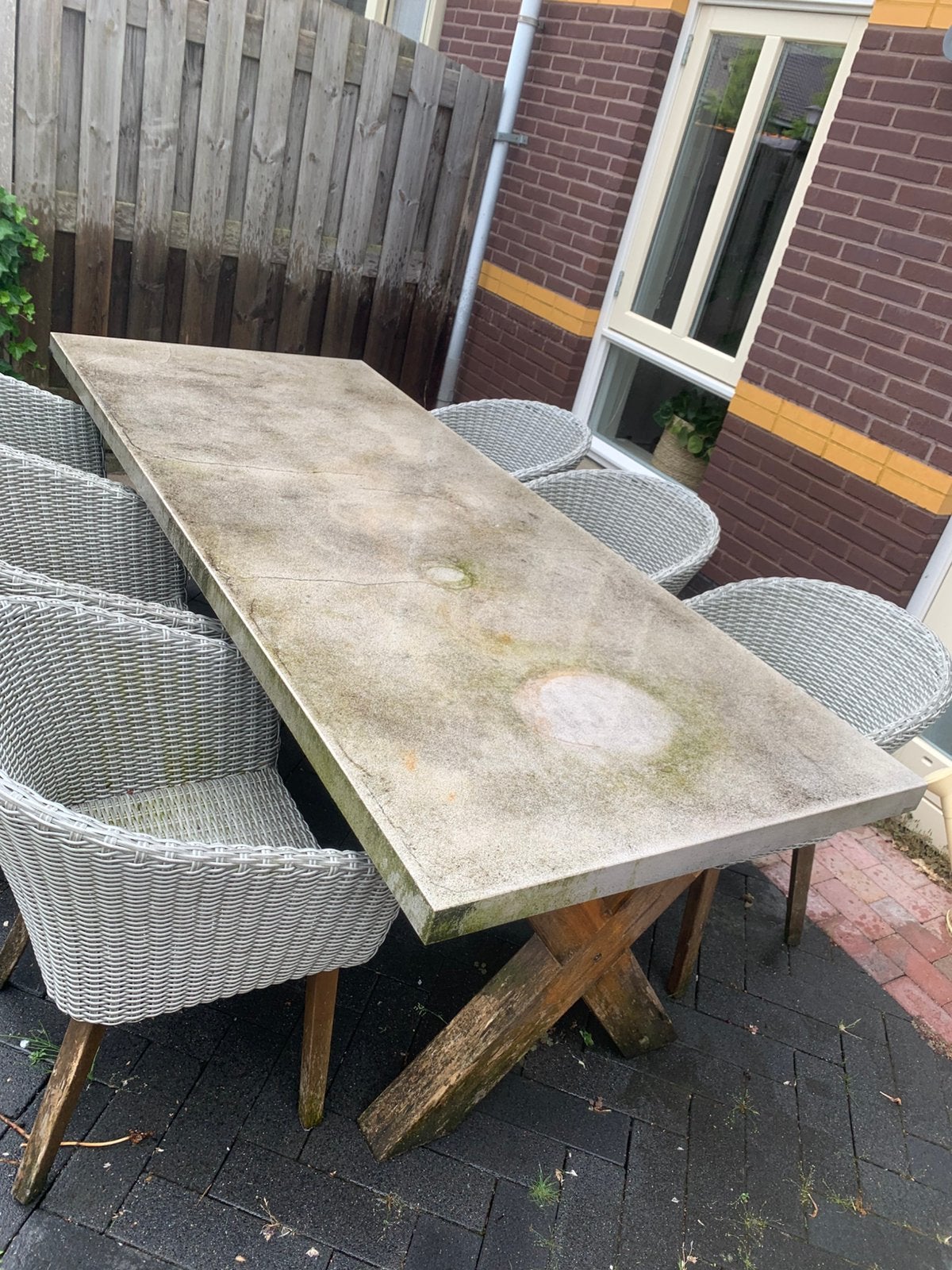 GRATIS - Tuintafel met houten onderstel, Tuin en Terras, Tuintafels, Ophalen, Gebruikt, Rechthoekig, Overige materialen