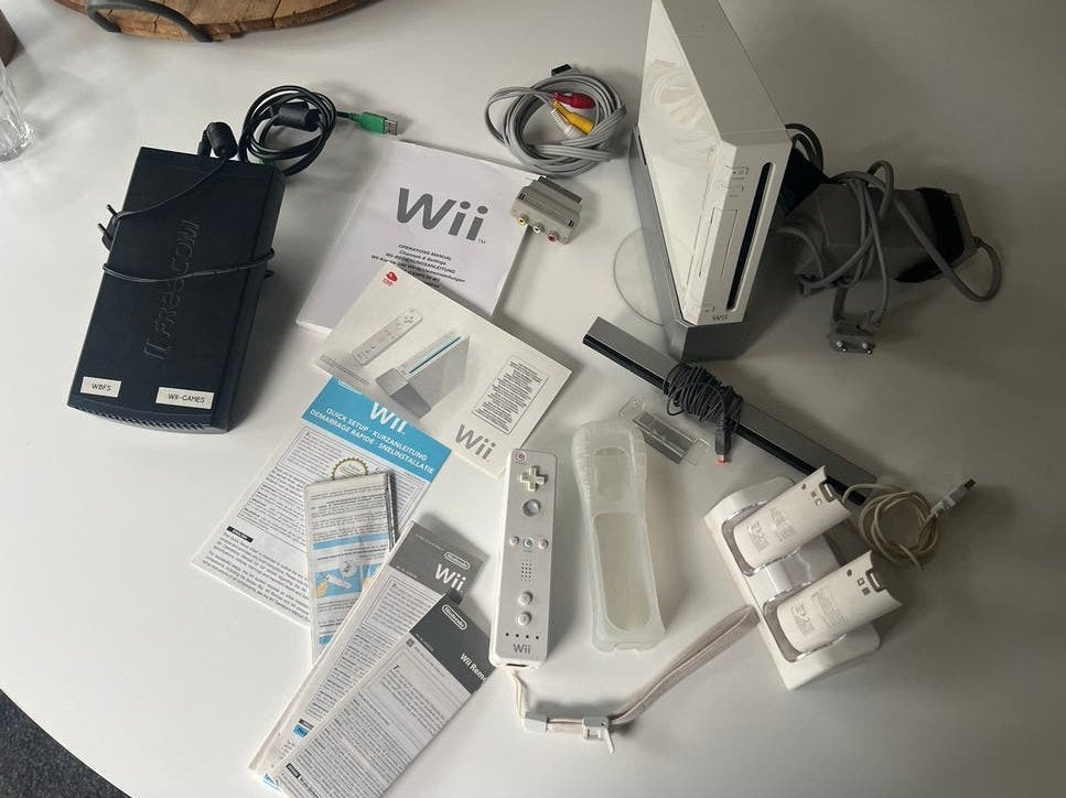 Wii console met 1 controller en Freecom harde schijf, Ophalen of Verzenden, Gebruikt, Met 1 controller, Met games