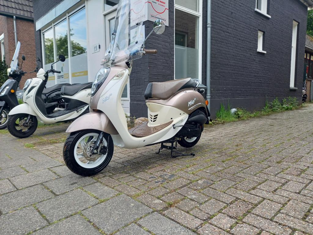 NIEUWstaat Sym Mio 4400km, Ophalen, Www.scooterapeldoorn.nl, SYM, Vlijtseweg 17-2, 7317 AC. APELDOORN