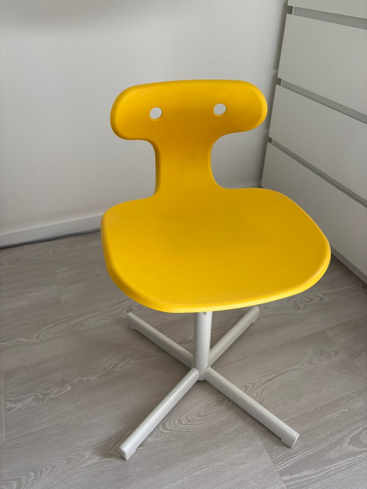 Stoel ikea kind hoogte verstelbaar, Kinderen en Baby's, Kinderkamer | Tafels en Stoelen, Ophalen, Gebruikt, Stoel(en)