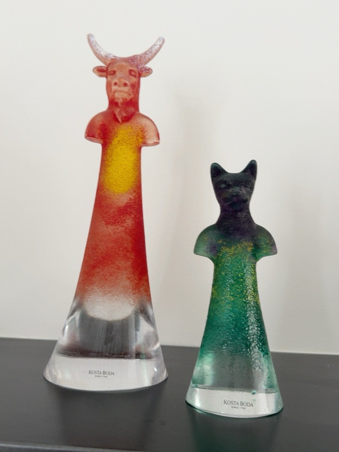 Kosta Boda Kjell Engman – Well Bull 90134 & Well Cat 90130, Ophalen of Verzenden
