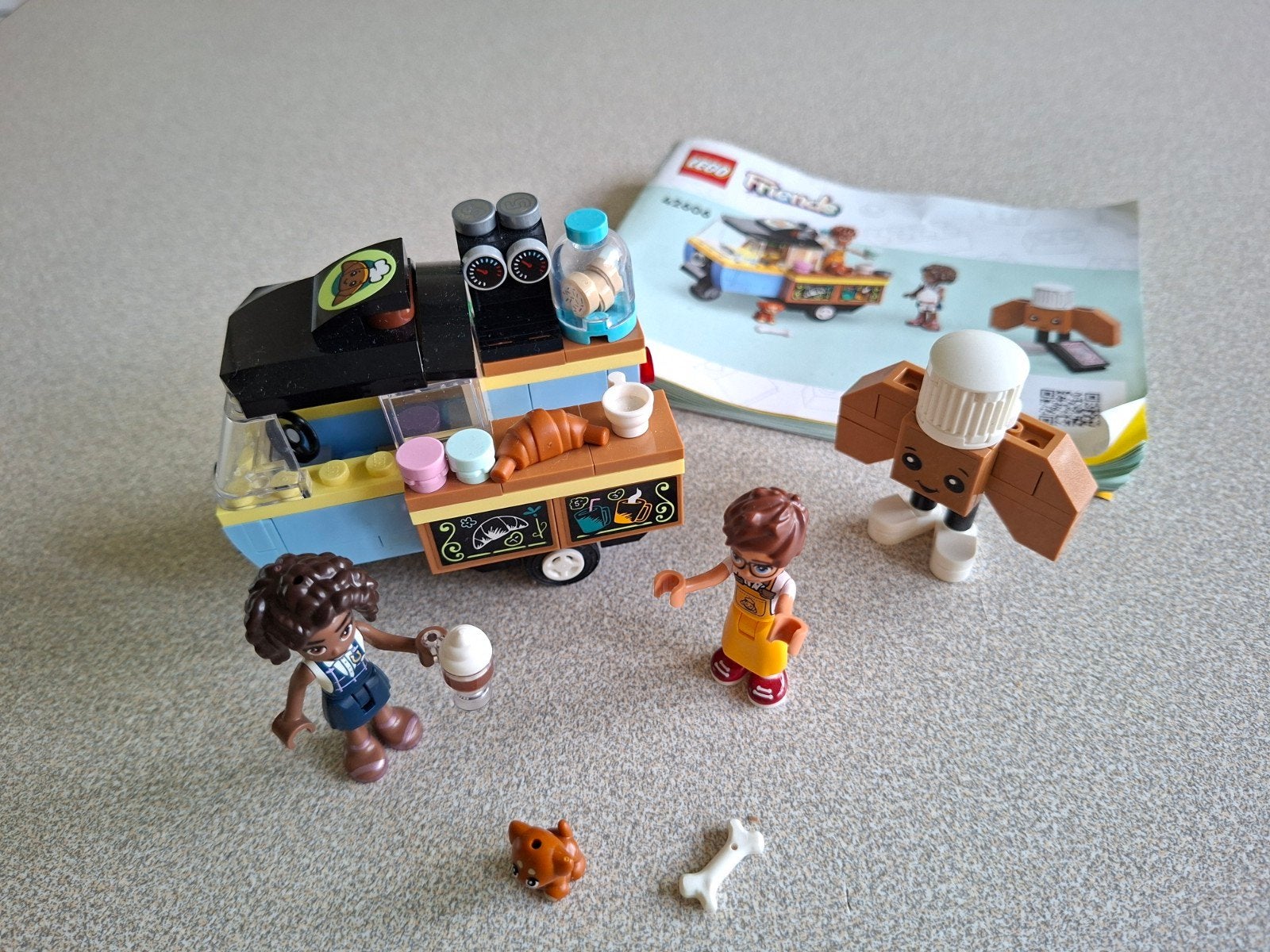 Lego friends 42606 bakkersfoodtruck, Ophalen of Verzenden, Zo goed als nieuw
