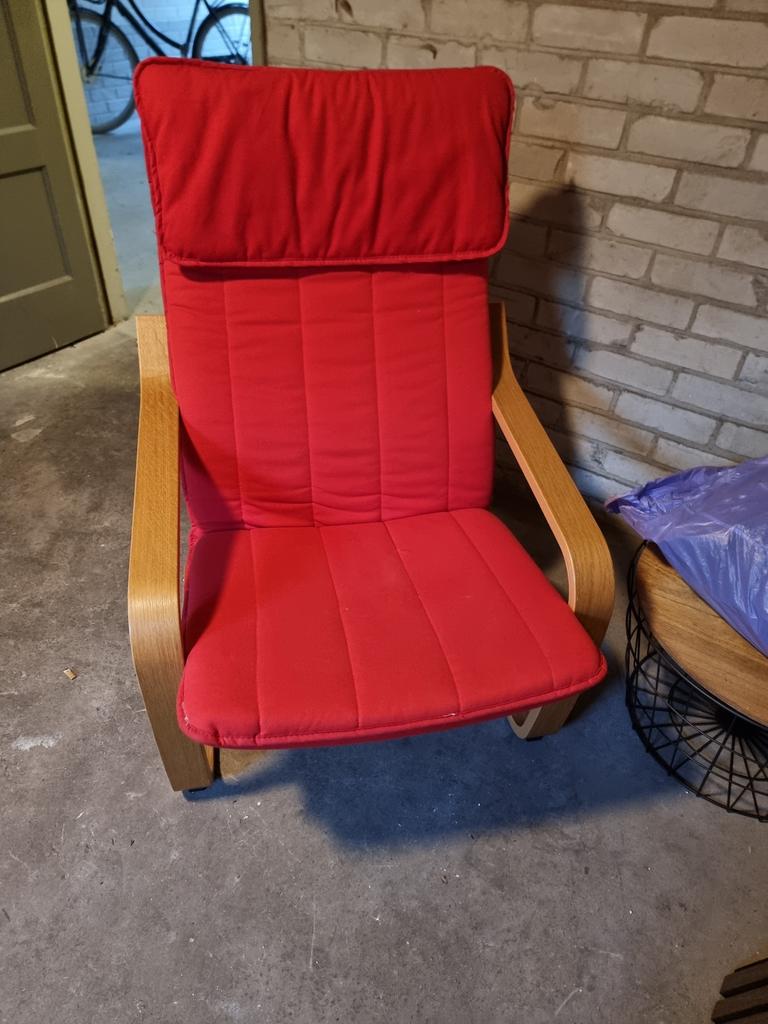 Poäng stoel van Ikea, Ophalen