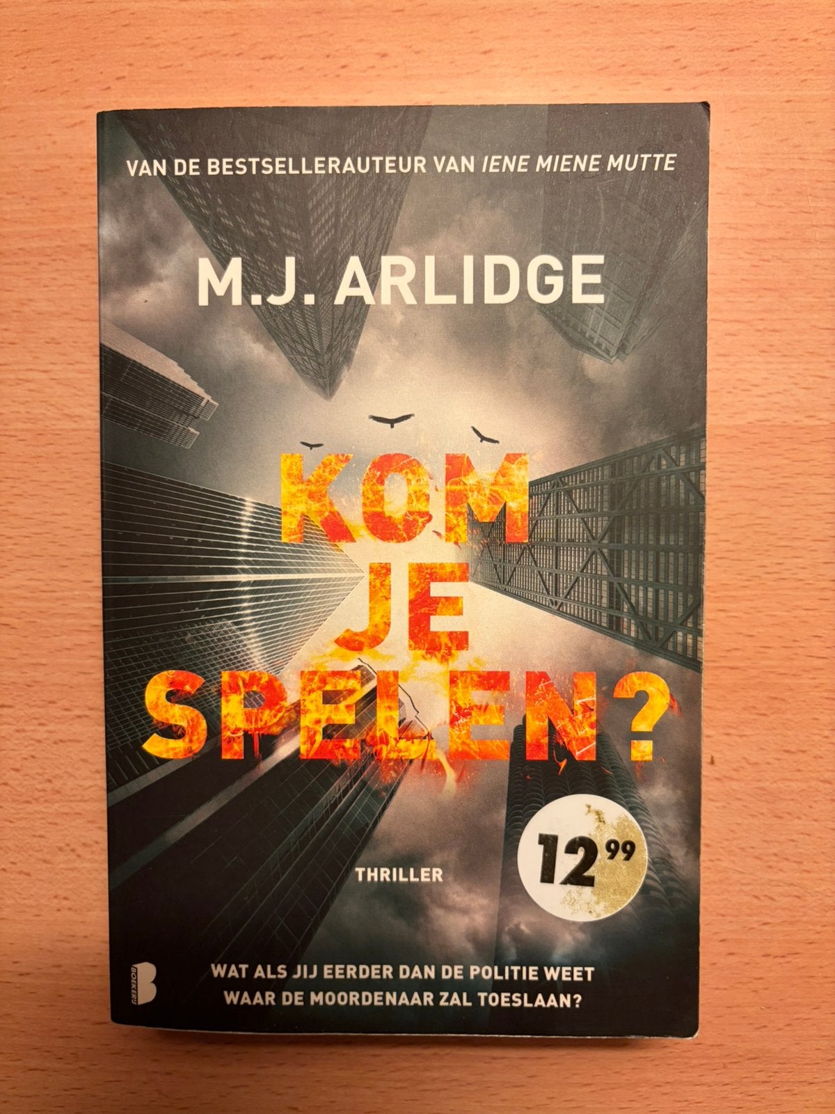 Kom je spelen? - M.J. Arlidge, Boeken, Thrillers, Ophalen of Verzenden, Zo goed als nieuw