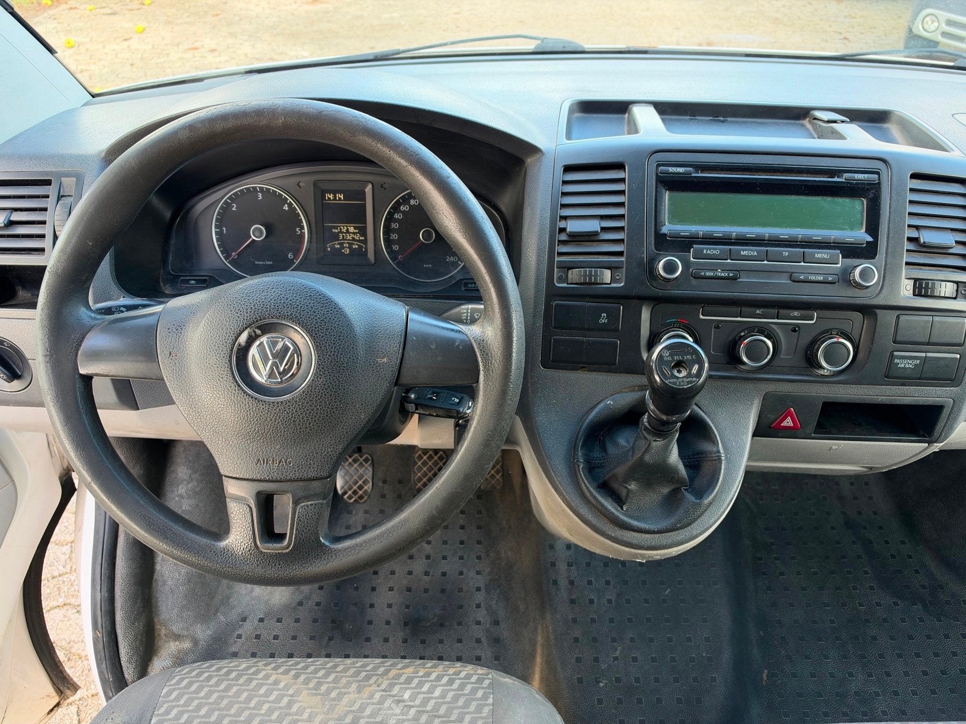 Volkswagen Transporter 2.0 TDI L2H2 APK 07-2027 Airco NAP, Euro 5, Stof, Gebruikt, Zwart