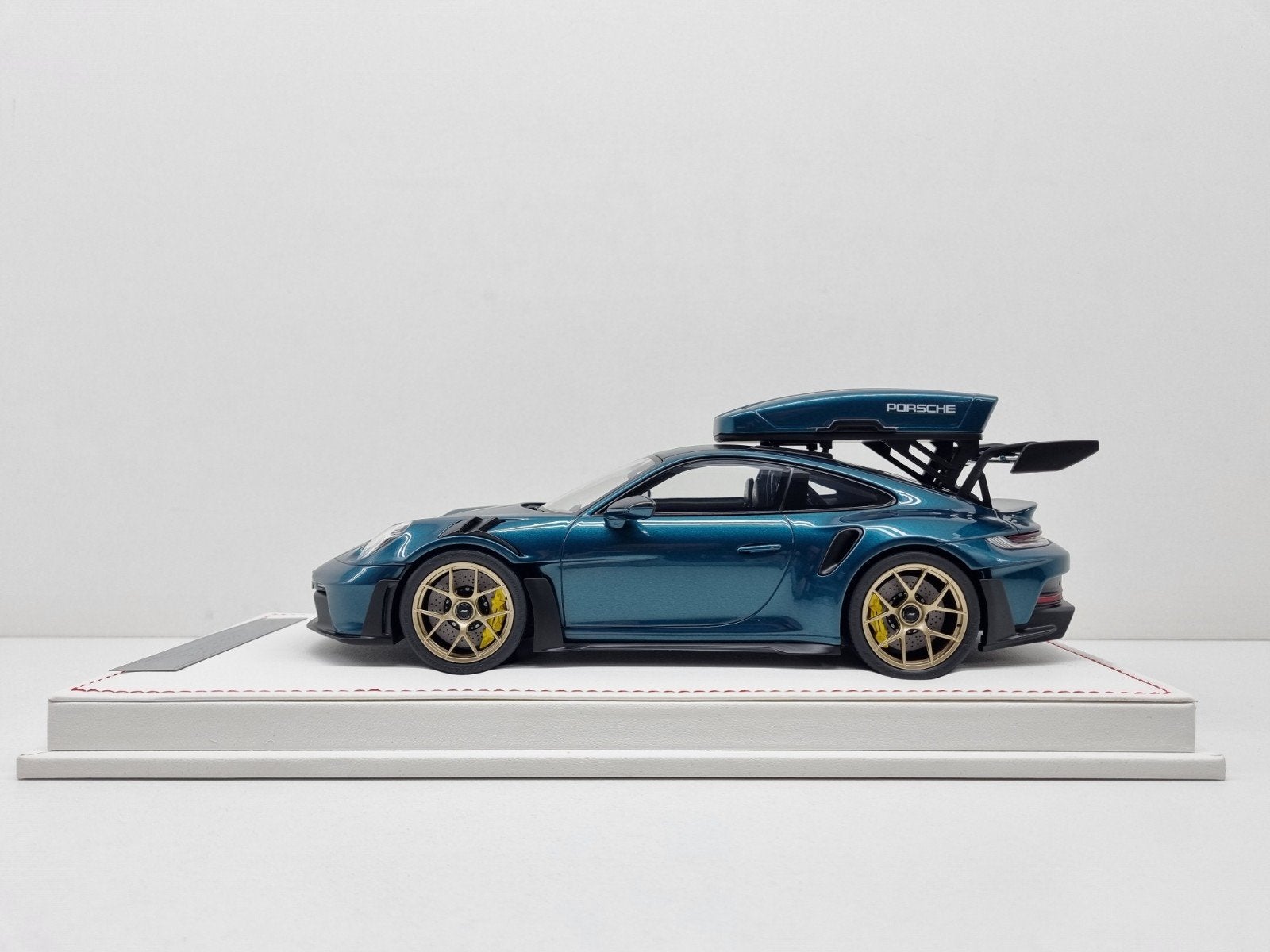 Ivy Merit
Porsche 911 (992) GT3 RS + Dakkoffer 1/20 1:18 Nie, Ophalen of Verzenden, Nieuw, Auto