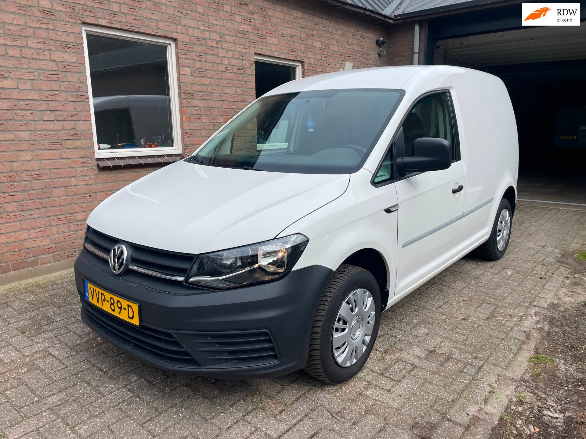 Volkswagen Caddy 2.0 TDI L1H1 BMT Comfortline, Auto's, Gebruikt, 4 cilinders, Volkswagen, Wit