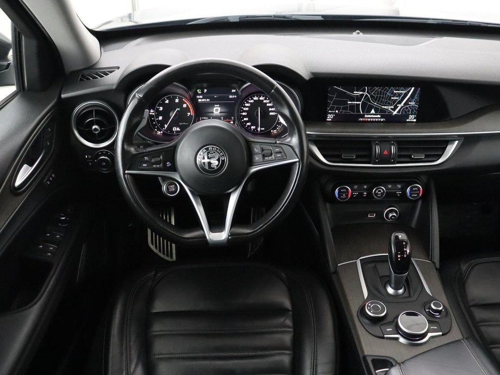 Alfa Romeo Stelvio 2.0 T AWD First Edition | Trekhaak | Lede, Auto's, Alfa Romeo, Automaat, Euro 6, 4 cilinders, Bedrijf