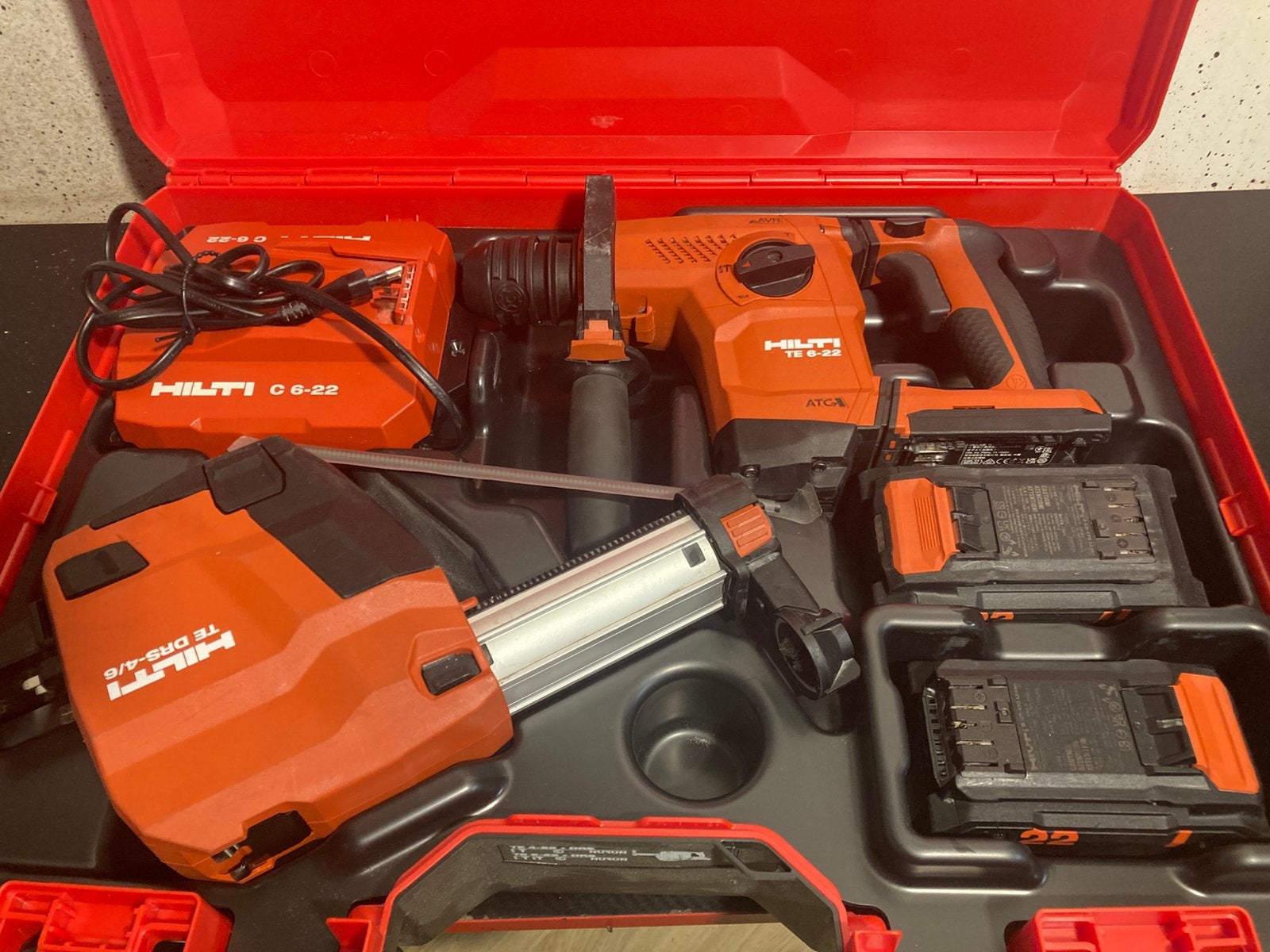 Hilti nuron boorhamer, Doe-het-zelf en Verbouw, Gereedschap | Boormachines, Ophalen of Verzenden, Zo goed als nieuw, Boor- en/of Breekhamer