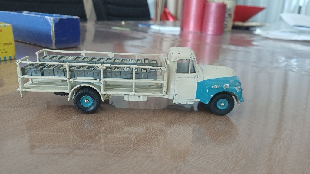 dinky toys citroen camion laitair 55 met Box, no.586, Ophalen of Verzenden