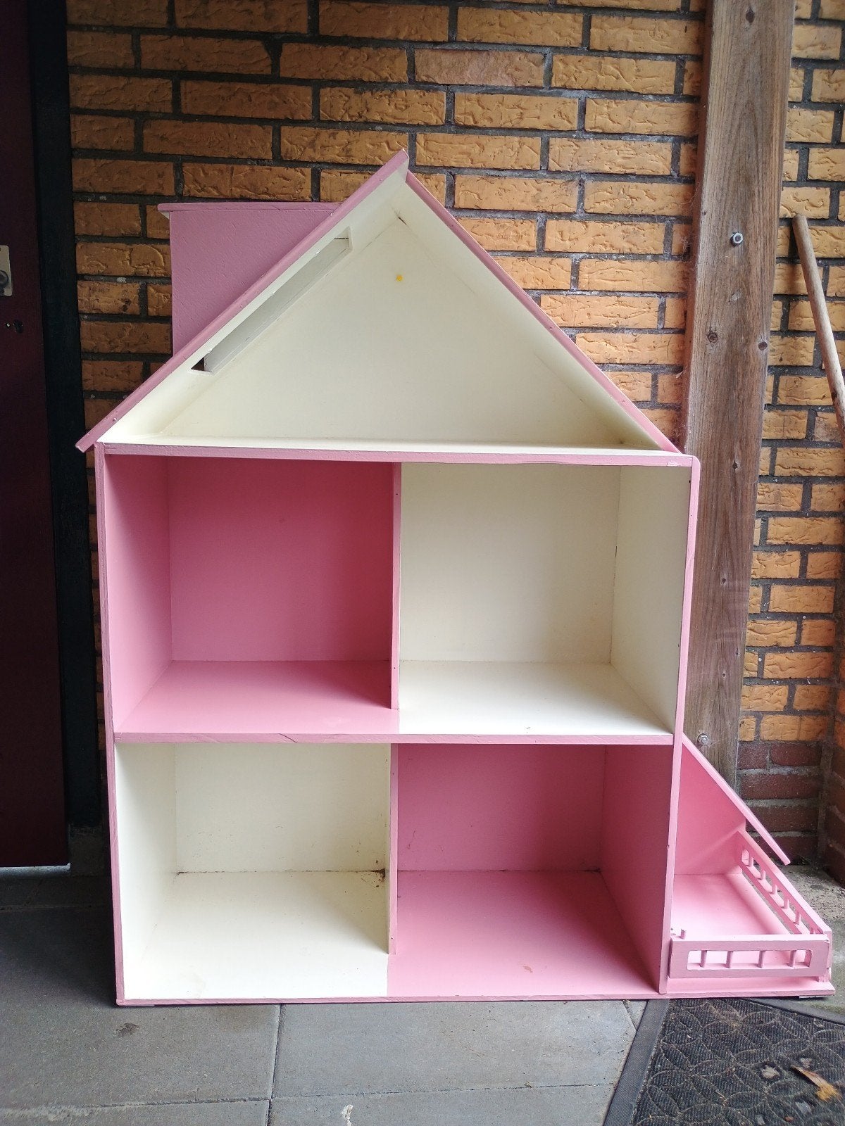 Mooi roze poppenhuis, 117 cm hoog en 105 cm breed, Ophalen
