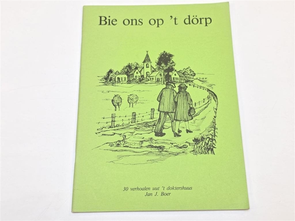 Bie Ons op \'t Dörp — Gronings Dialect, Jan J. Boer, Ophalen of Verzenden, Gelezen