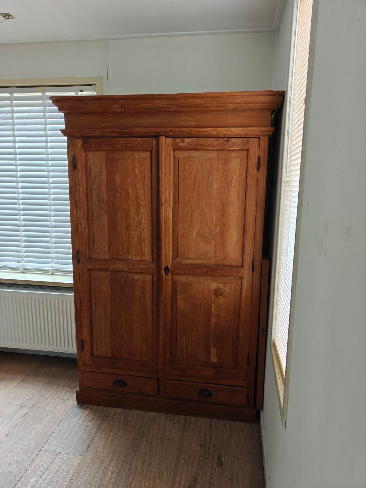 Massief teakhouten (kleding)kast, Ophalen