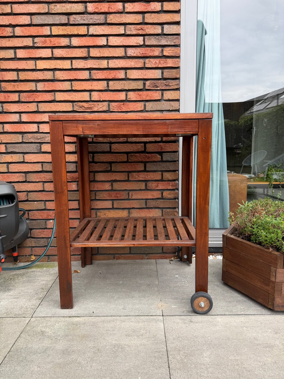 IKEA ÄPPLARÖ serveerwagen / buitenkast hardhout, Ophalen of Verzenden, Gebruikt, Hout