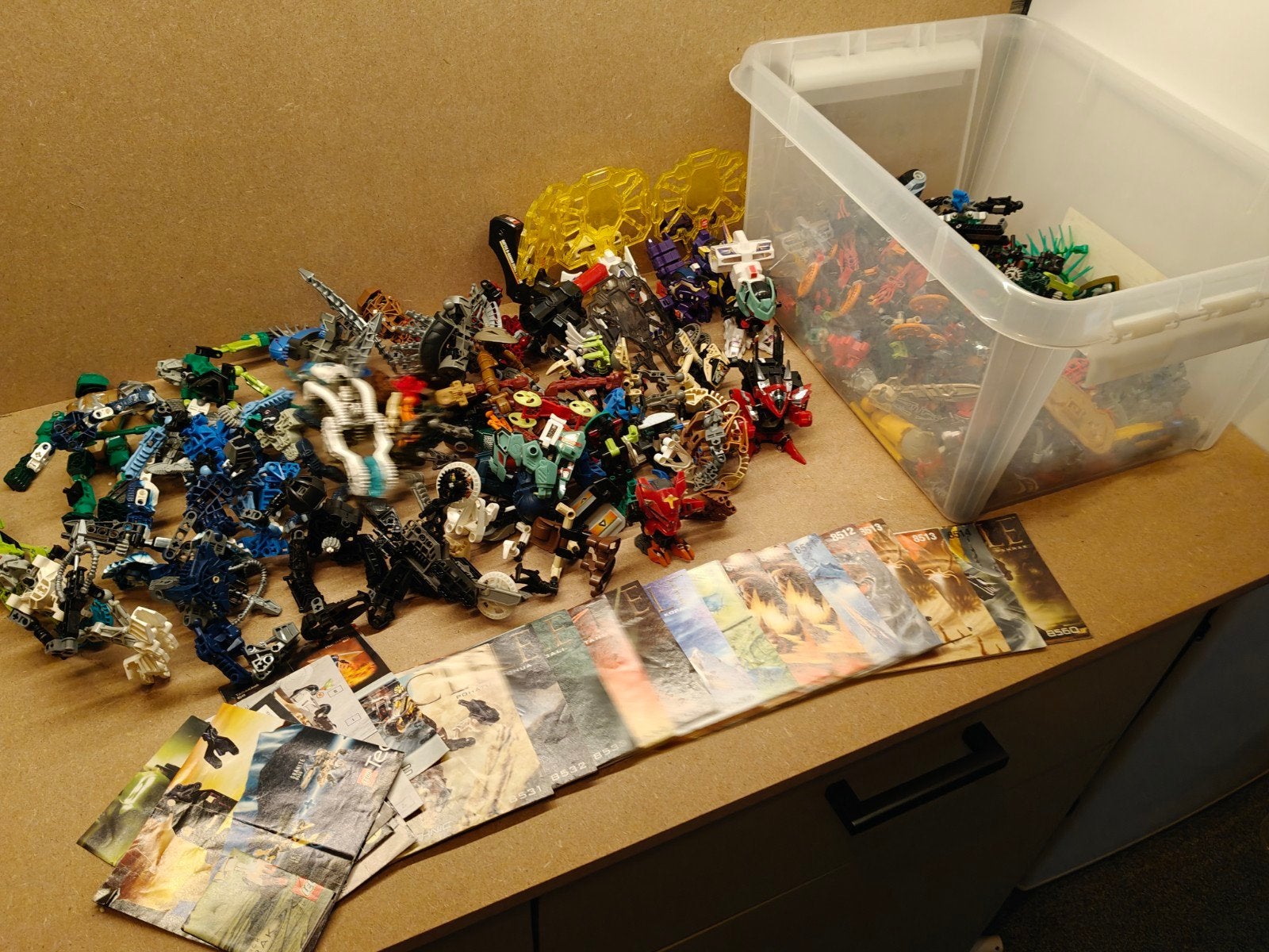 Grote partij LEGO Bionicle met instructieboekjes, Gebruikt, Bionicle, Lego, Ophalen of Verzenden
