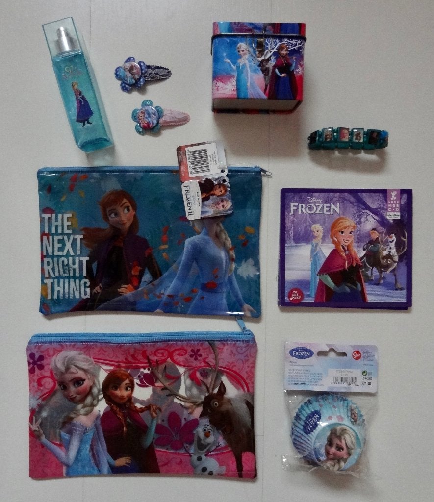 Frozen pakket, Ophalen of Verzenden, Overige figuren, Zo goed als nieuw, Overige typen