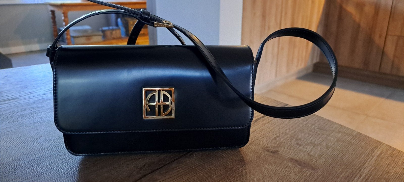 Anine Bing schoudertasje - Zwart leer Elly, Sieraden, Tassen en Uiterlijk, Ophalen of Verzenden, Zo goed als nieuw, Zwart, Schoudertasje
