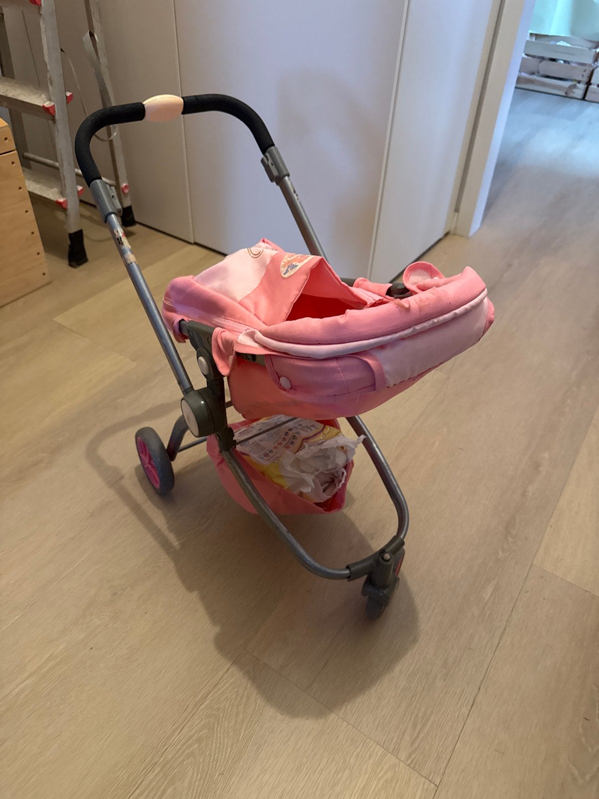 Baby Born poppenwagen - Roze, Kinderen en Baby's, Ophalen, Gebruikt, Babypop