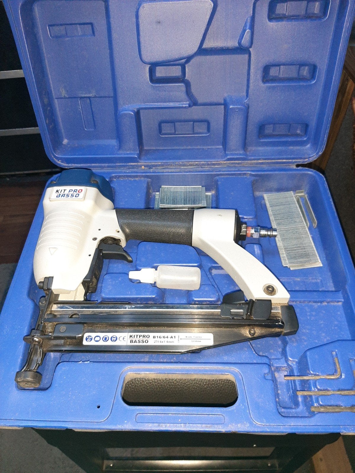 Kit Pro Basso B16/64-A1 Tacker/Nietmachine, Ophalen, Nieuw, Tacker/nietmachine, Overige merken