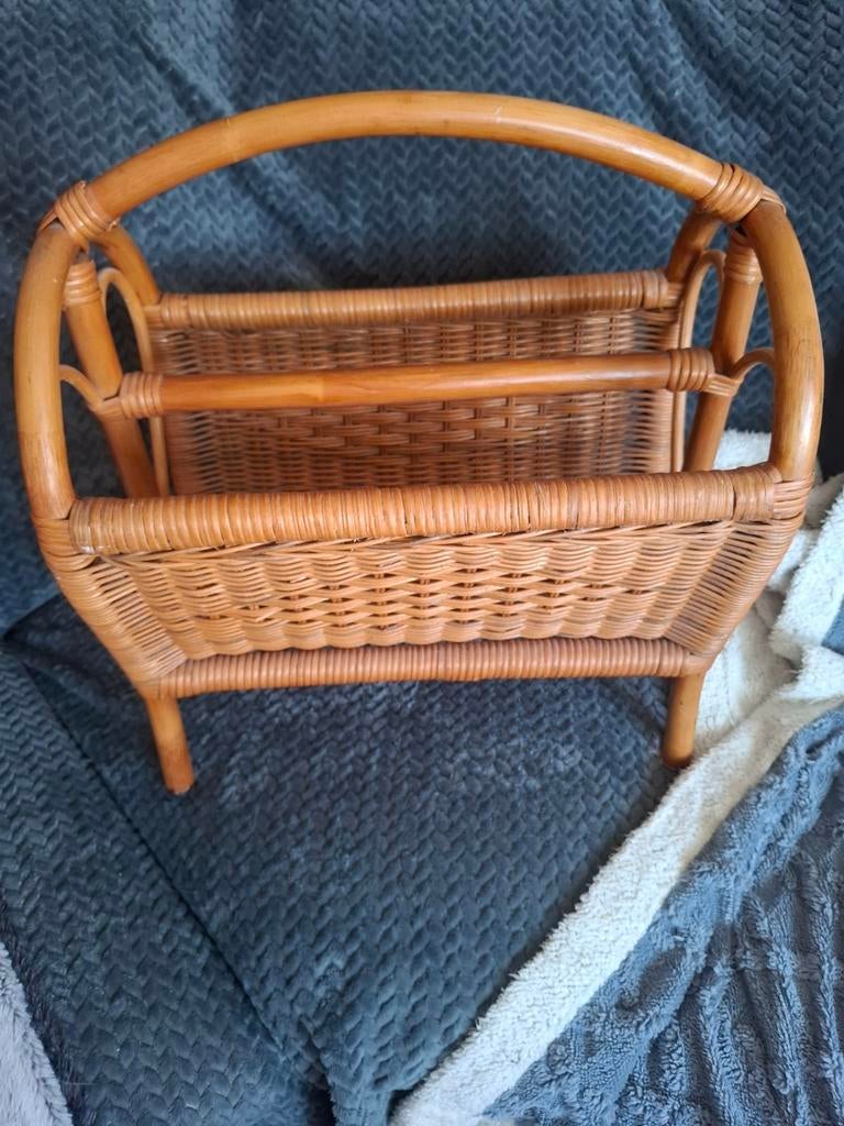 Rotan : tijdschriften/kranten etc., Huis en Inrichting, Woonaccessoires | Krantenbakken en Lectuurbakken, Ophalen
