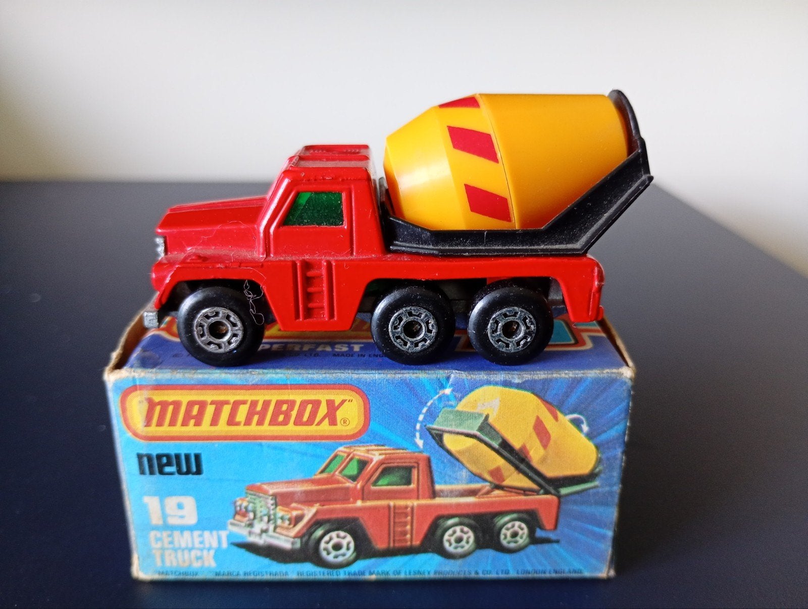 Lesney Matchbox Superfast #19 Cement Truck in doosje, Ophalen of Verzenden, Zo goed als nieuw, Bus of Vrachtwagen