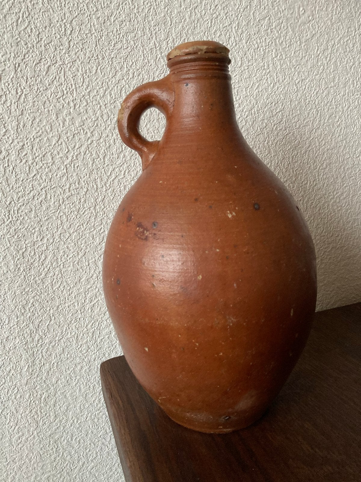 Antieke steengoed kruik 29cm met bakfouten en imperfecties, Ophalen of Verzenden