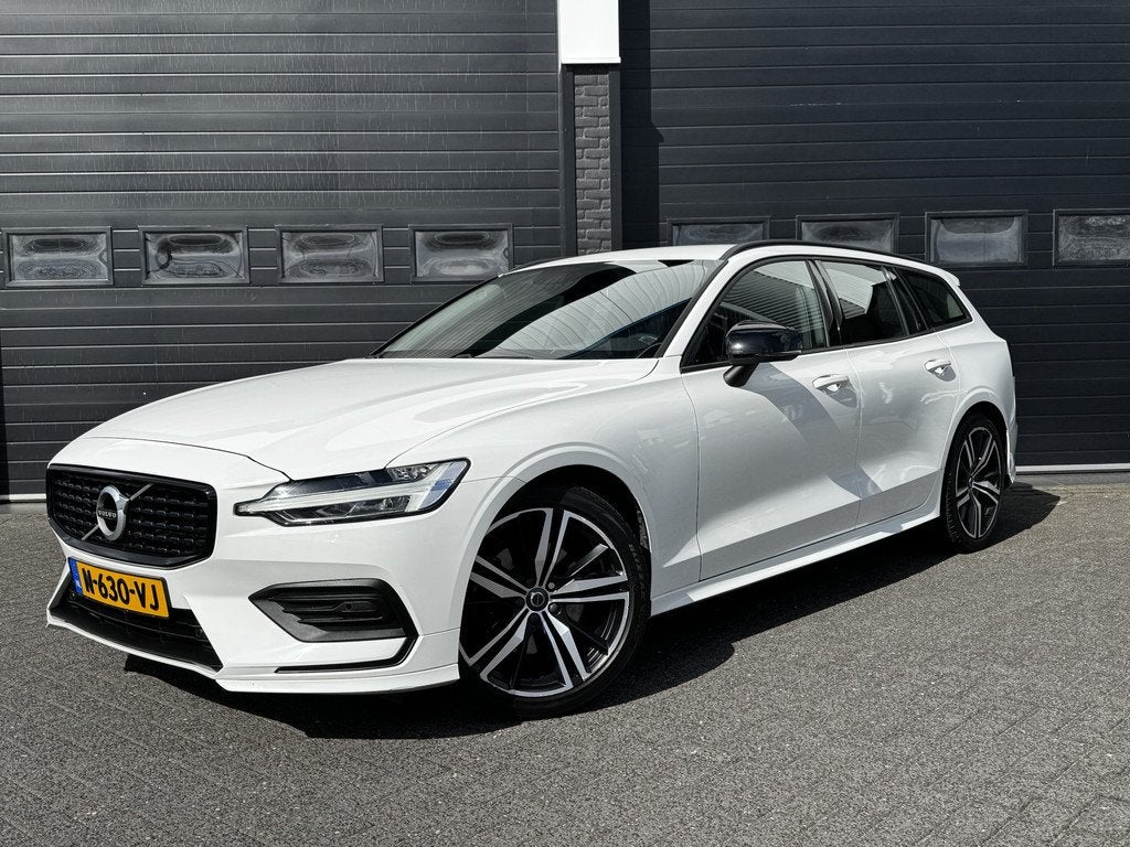 Volvo V60 2.0 B3 163PK Momentum R-Design | Camera | Trekhaak, Auto's, Volvo, Bedrijf, Te koop, V60, ABS, Airbags, Airconditioning