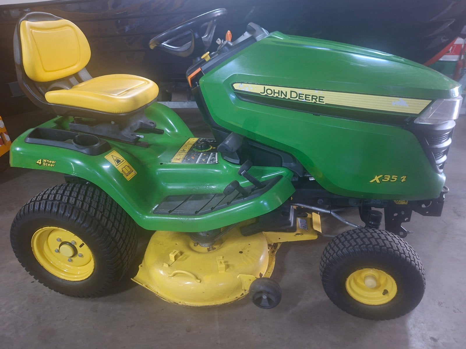 john deere 354   4 wielstuur  sterke machine  2cil., Ophalen of Verzenden