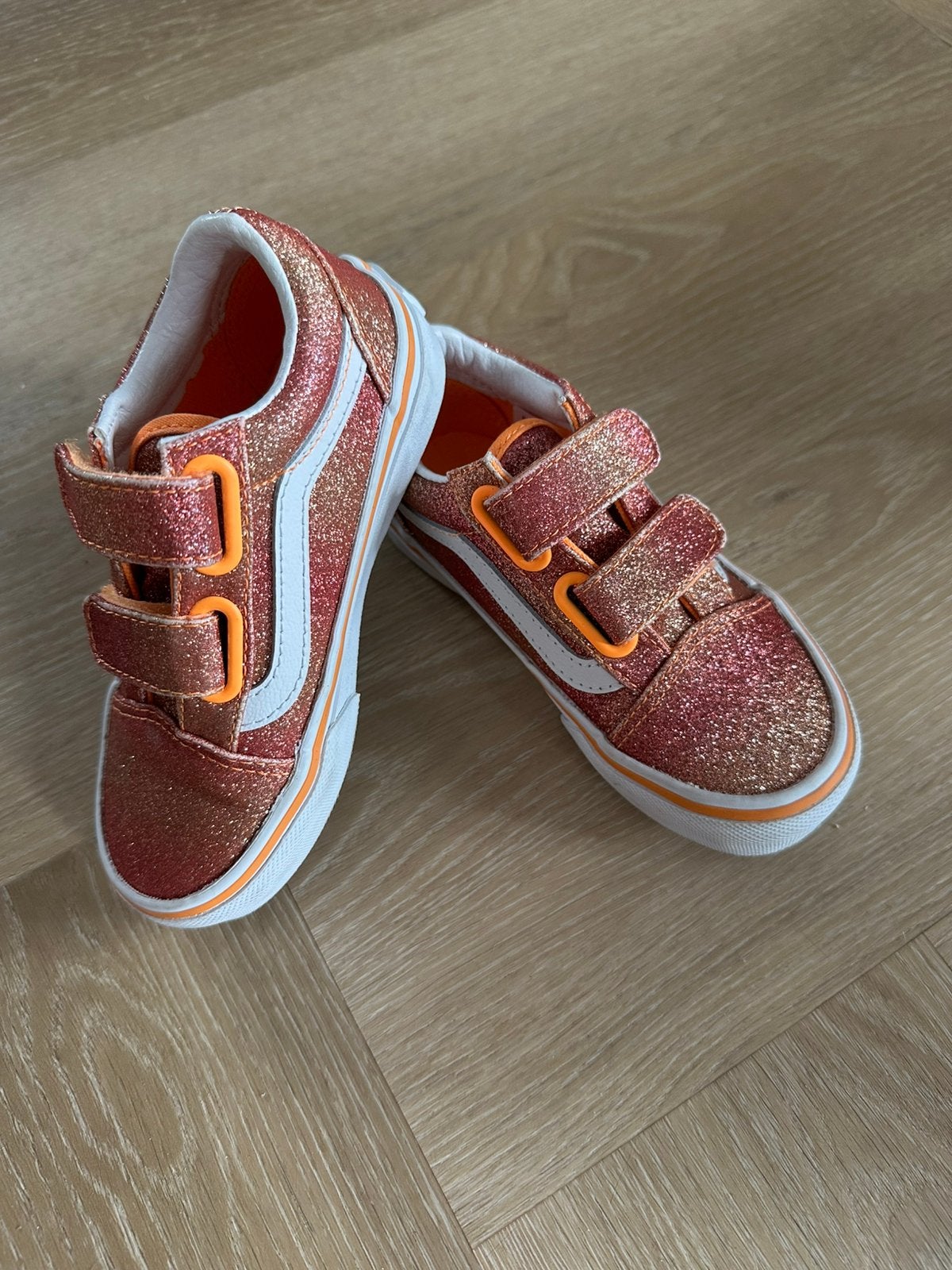 Nieuw Vans glitter roze/goud 27, Meisje, Schoenen, Nieuw, Ophalen of Verzenden