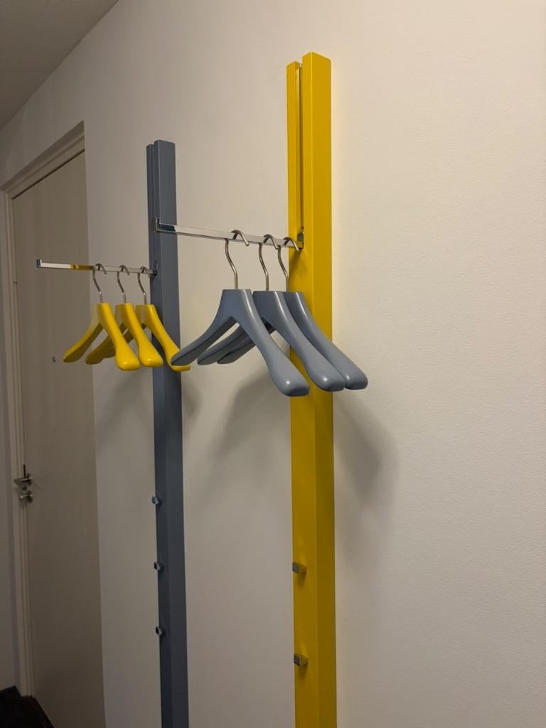 Schönbuch Line design kapstok set - zitrus geel & eis blauw, Huis en Inrichting, Woonaccessoires | Kapstokken, Overige materialen