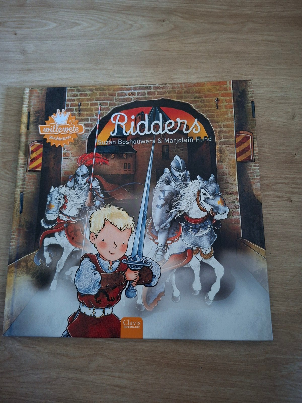 Willewete: Ridders - Informatief kinderboek over ridders, Ophalen of Verzenden, 20e eeuw of later, Zo goed als nieuw, Suzan Boshouwers & Marjolein Hund