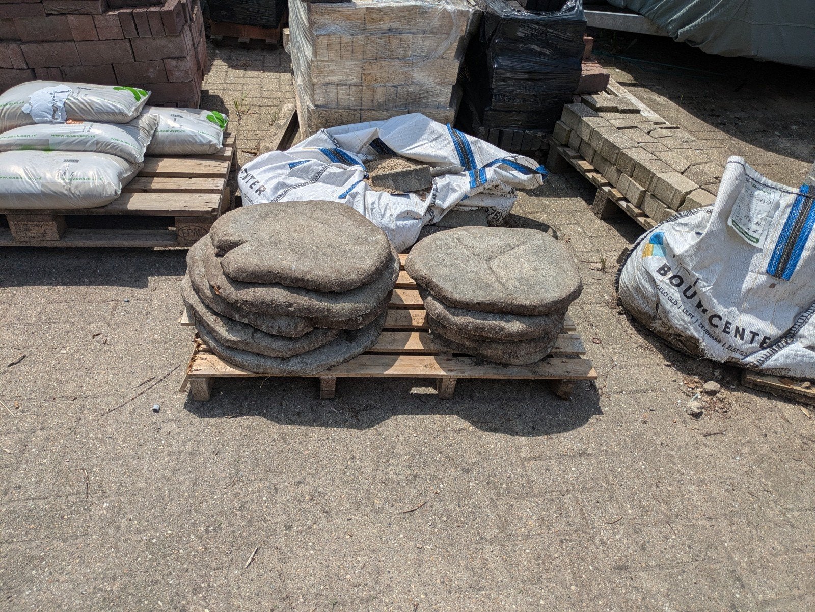 Betonnen stapstenen handvorm, Ophalen