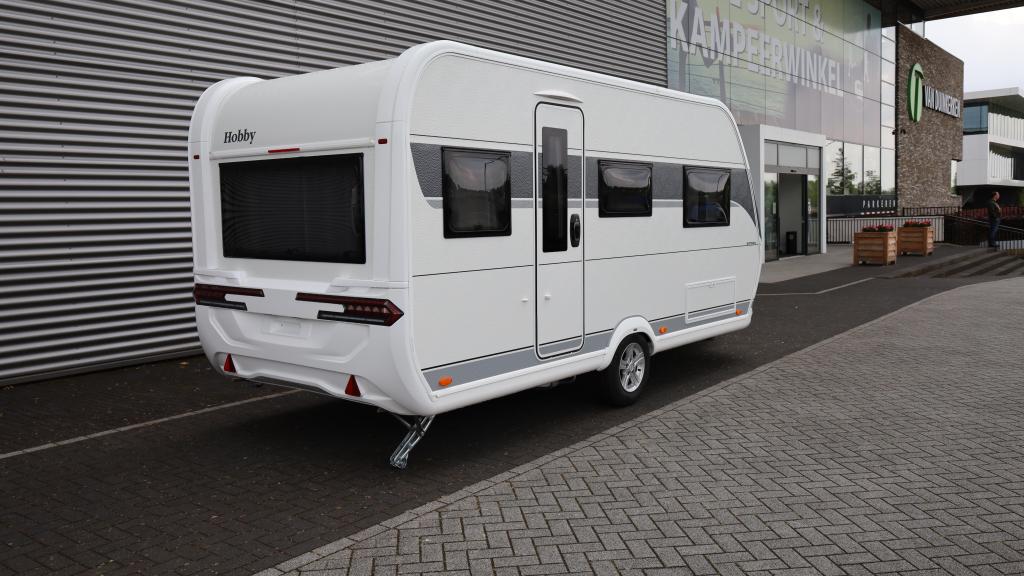 Hobby On Tour 460 DL VERWACHT, Caravans en Kamperen, Rondzit, Hobby, Bedrijf, 4 tot 5 meter